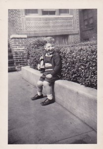 Peter sitting First pl May 1950.jpg